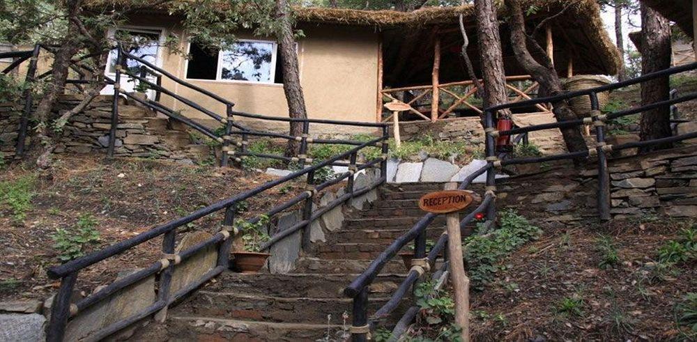 Aamod Resort Shimla Esterno foto
